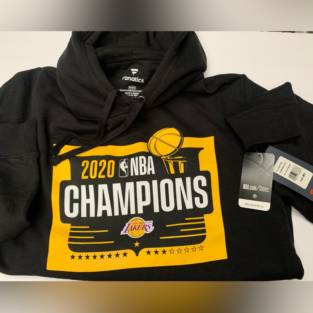 LA Lakers Sweatshirt w/hood.  Size Medium.  New.
